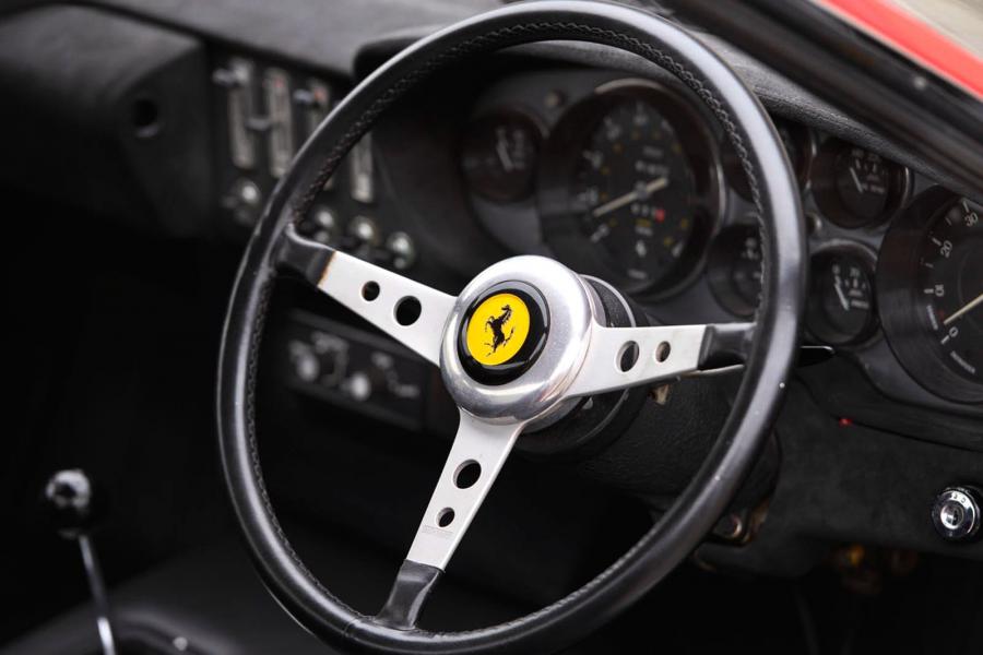 Панель приборов Ferrari 365 GTB/4 Daytona Elton John Car 1972 года  (фото 7 из 15)